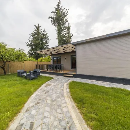 Detached With Garden In